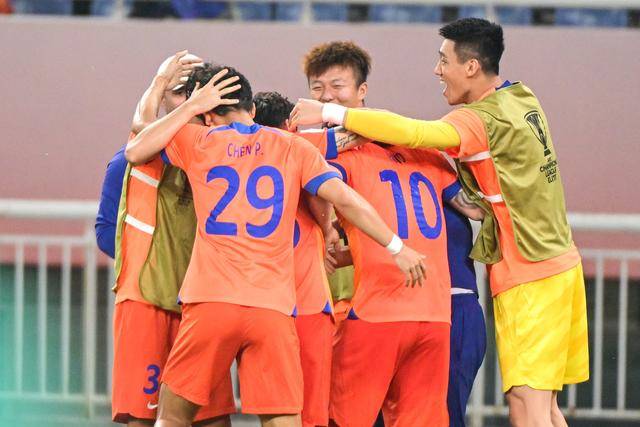 法兰克福签下法国后卫布拉西耶，合约至2031年
