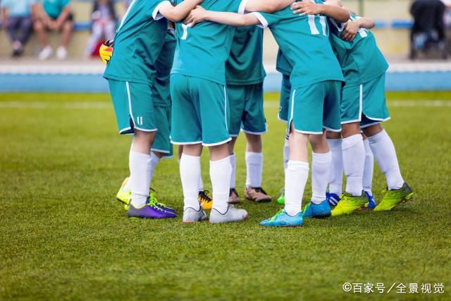 湖人再添新星，42分得分手与东契奇、里夫斯联手出击